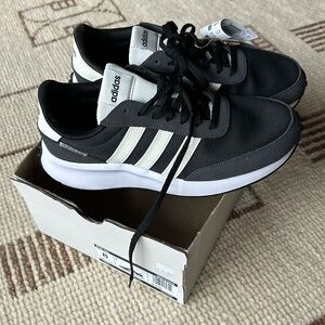 Brand new adidas Run 70s